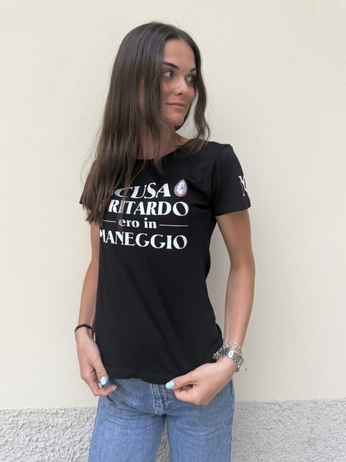 T-Shirt "SCUSA IL RITARDO ERO IN MANEGGIO"